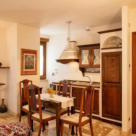 아파트 Borgo Montecolognola